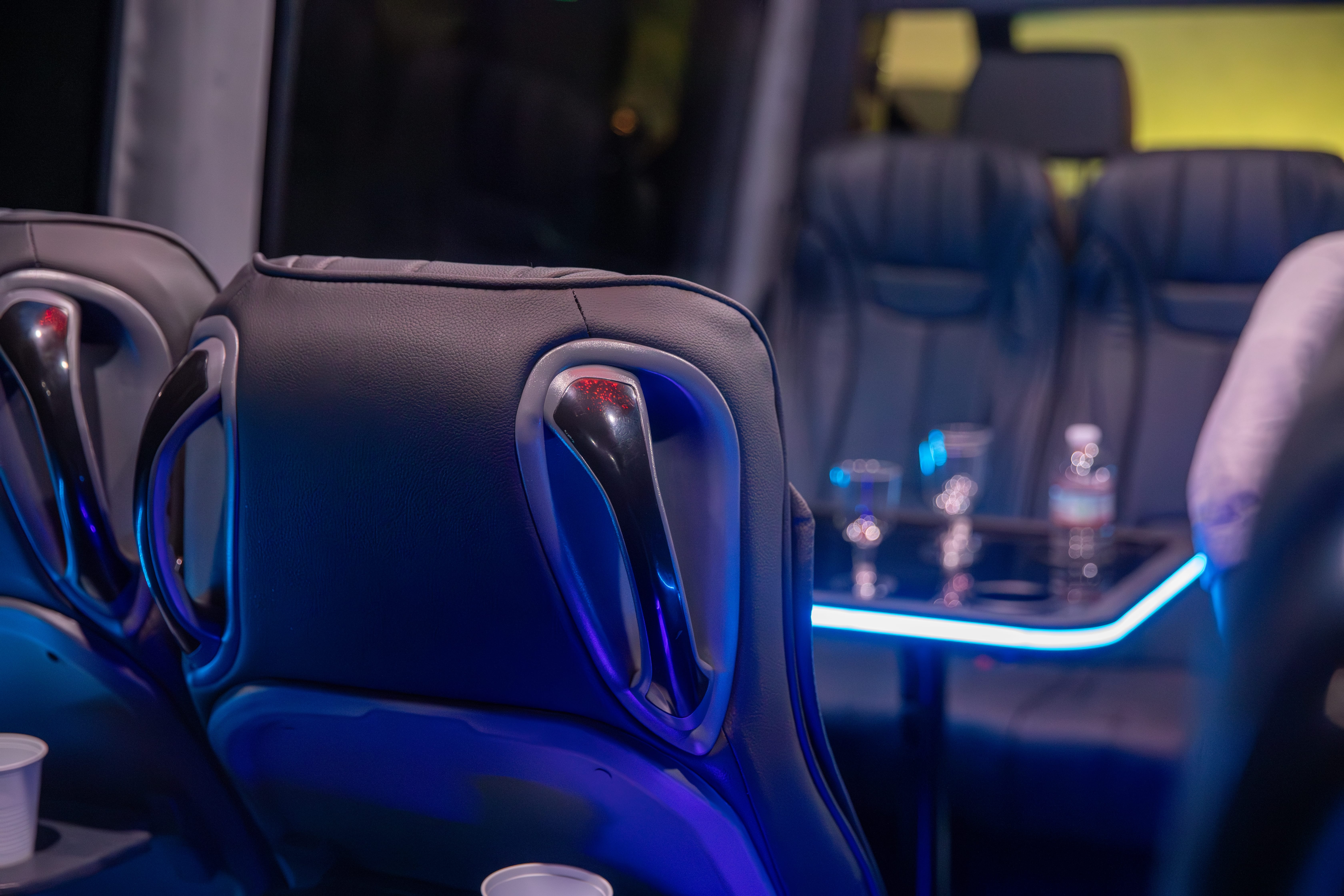 MERCEDEZ-BENZ SPRINTER 3500 AWD 14 PASSENGER Image 18